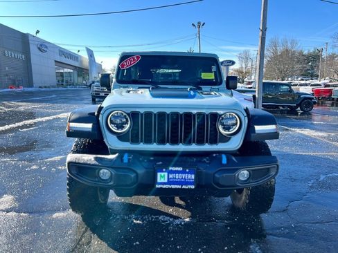 Used 2024 Jeep Wrangler Unlimited Rubicon 4xe w/ Technology Group image 10