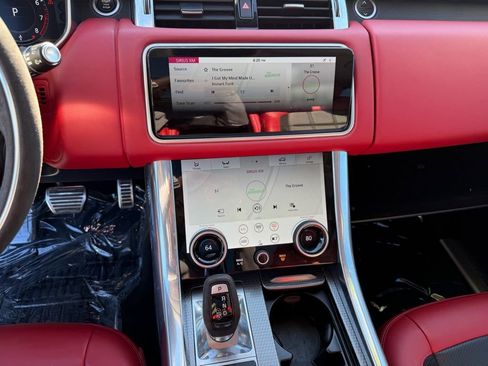 Used 2021 Land Rover Range Rover Sport HST image 21