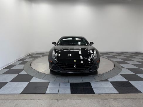 Used 2016 Ferrari California T RWD image 4