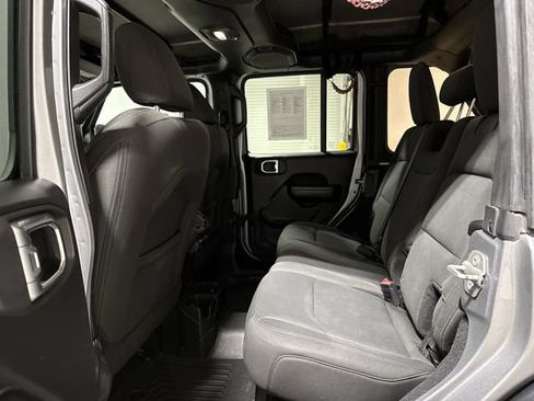 Used 2018 Jeep Wrangler Unlimited Sport S AWD/4WD image 22