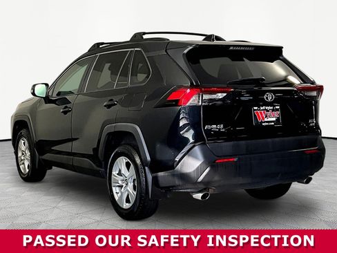Used 2019 Toyota RAV4 XLE w/ Convenience Package AWD/4WD image 4