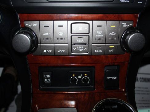 Used 2012 Toyota Highlander Limited w/ Tow Pkg AWD/4WD image 20