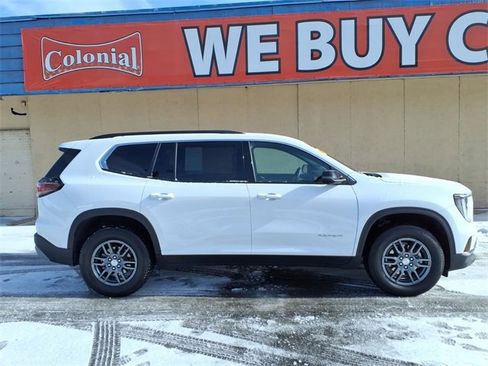 Used 2025 GMC Acadia Elevation image 3