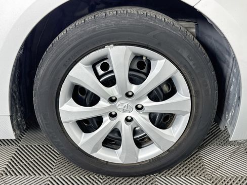 Used 2024 Toyota Corolla LE FWD image 29