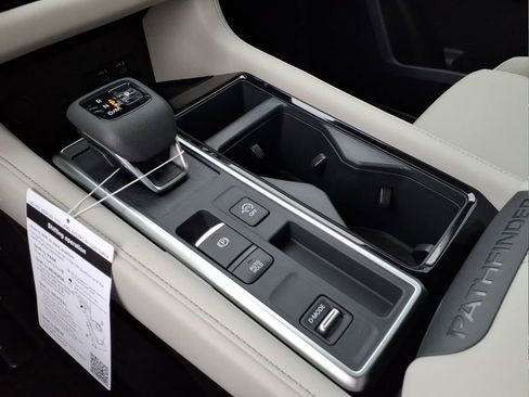 New 2026 Nissan Pathfinder SL FWD image 18