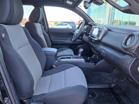 Used 2021 Toyota Tacoma TRD Off-Road image 23
