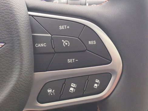 New 2026 Chrysler Pacifica Pinnacle image 25