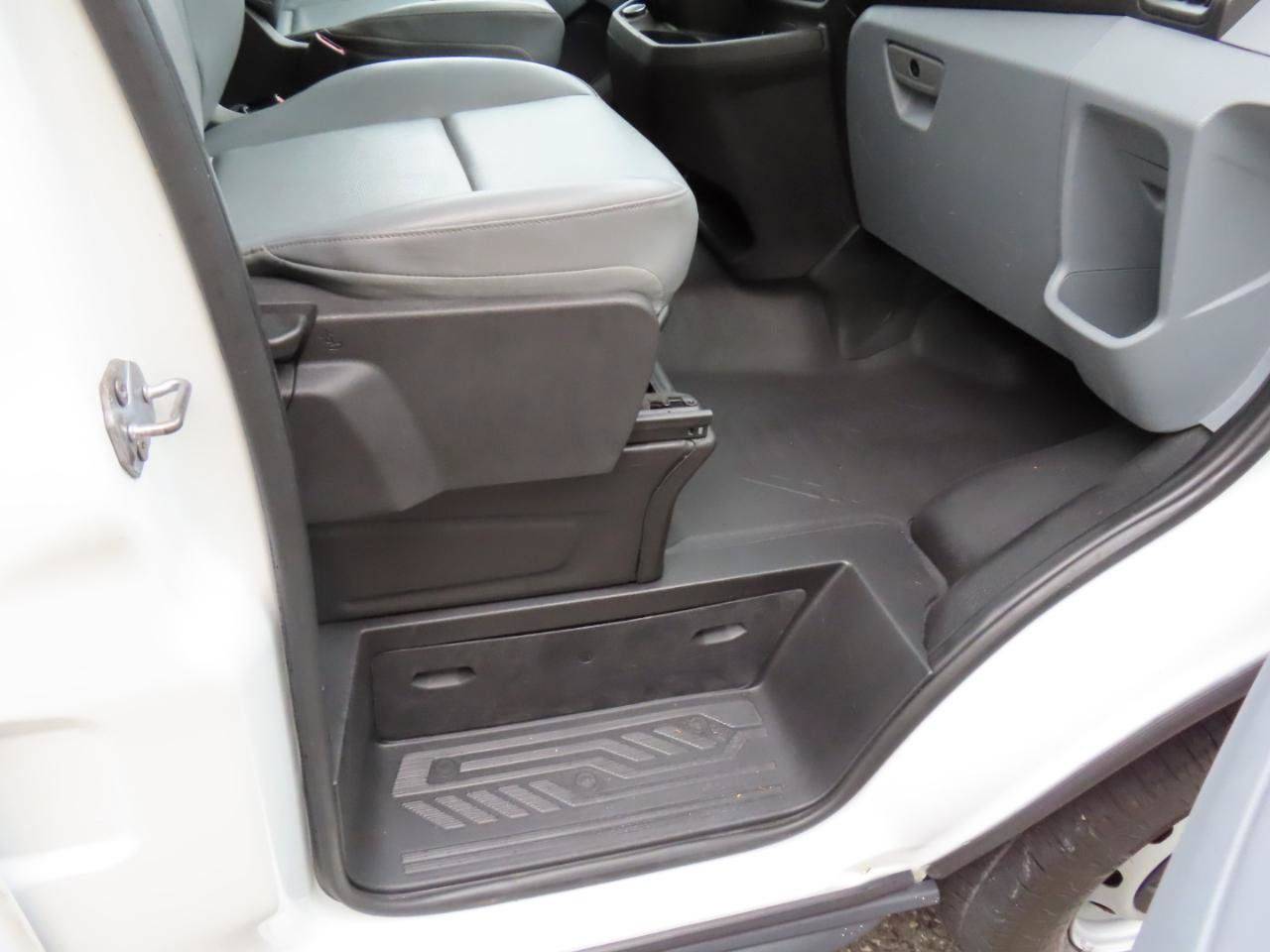 Used 2018 Ford Transit 250 130 Low Roof RWD image 18