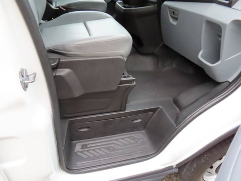 Used 2018 Ford Transit 250 130 Low Roof RWD image 18