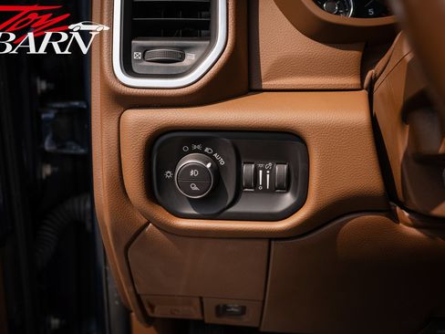 Used 2022 RAM 2500 Laramie AWD/4WD image 24
