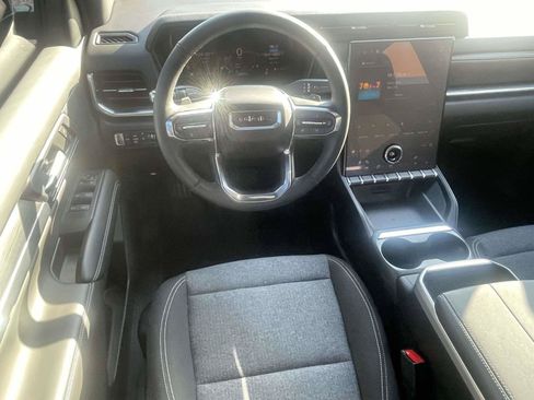Used 2025 GMC Terrain Elevation w/ Black Edition AWD/4WD image 13