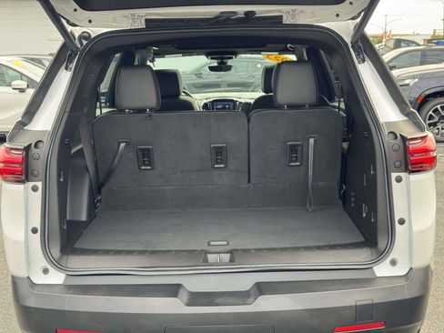 Used 2023 Chevrolet Traverse RS AWD/4WD image 17