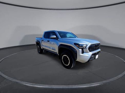 Certified 2024 Toyota Tacoma TRD Off-Road AWD/4WD image 2