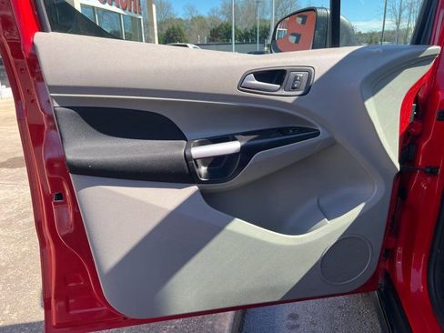 Used 2020 Ford Transit Connect XLT image 9