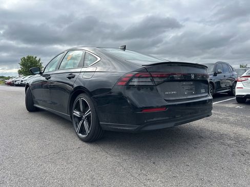 Used 2023 Honda Accord Sport image 8