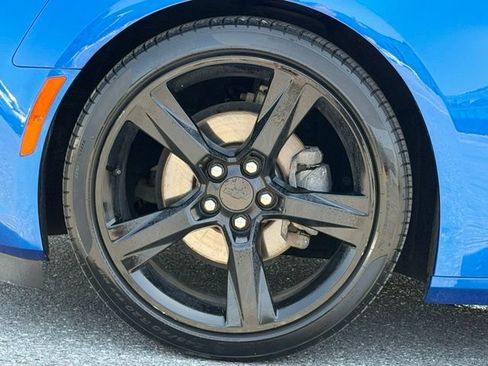 Certified 2018 Chevrolet Camaro LT RWD image 17