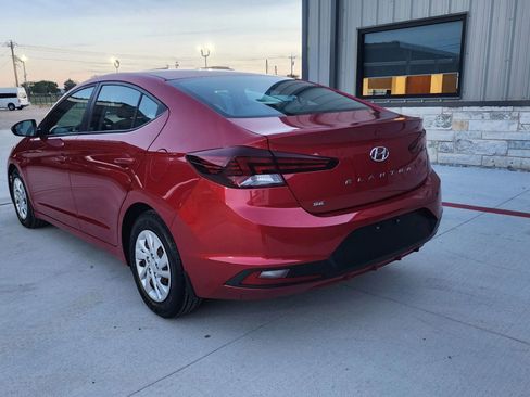 Used 2020 Hyundai Elantra SE w/ Winter Weather Package image 6