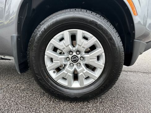 Certified 2022 Nissan Frontier SV image 12