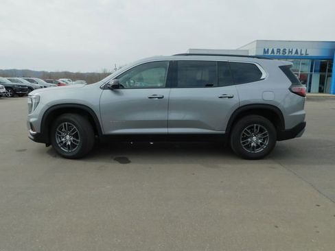 Used 2025 GMC Acadia Elevation image 9
