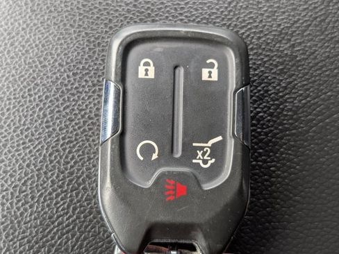 Used 2023 GMC Acadia AT4 w/ Technology Package image 30