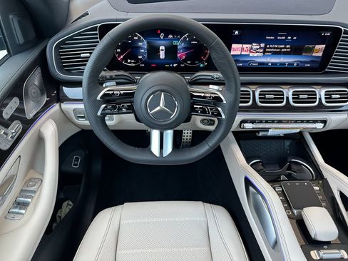 New 2026 Mercedes-Benz GLS 580 4MATIC image 15