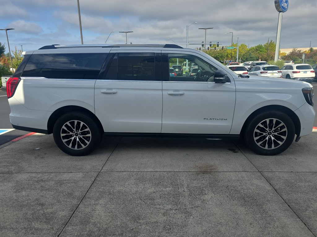 Used 2025 Ford Expedition Max Platinum AWD/4WD image 30