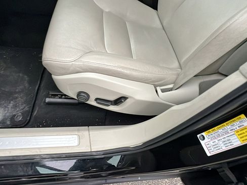 Used 2024 Volvo XC60 B5 Core image 17