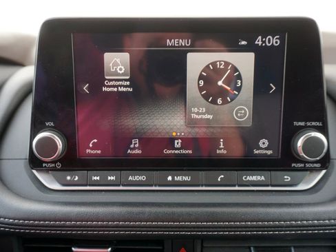 Used 2023 Nissan Rogue SV FWD image 13