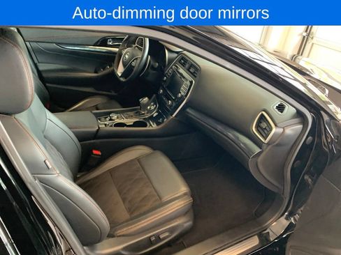 Used 2020 Nissan Maxima SR w/ Illumination Package FWD image 18