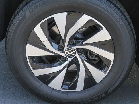 Used 2025 Volkswagen Tiguan S FWD image 12