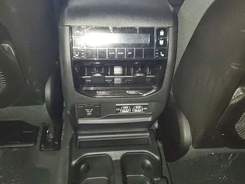 Used 2025 Jeep Grand Cherokee L Limited image 14