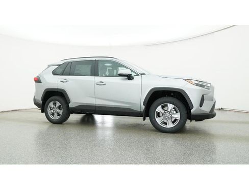 New 2025 Toyota RAV4 XLE image 28