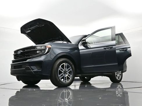 Certified 2025 Ford Expedition Active image 51