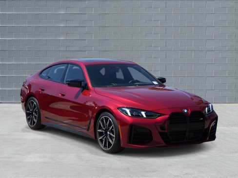 Used 2025 BMW M440i RWD image 1