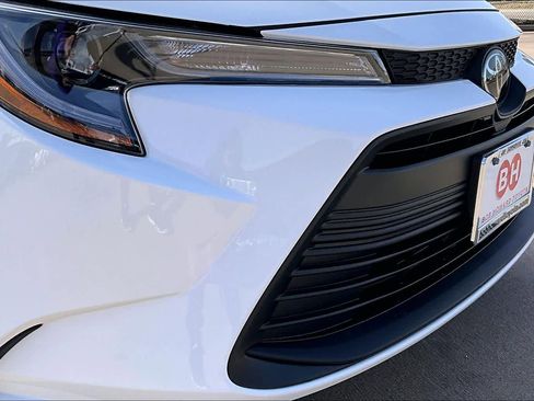 Used 2026 Toyota Corolla LE image 28