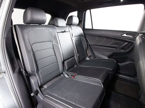 Used 2024 Volkswagen Tiguan SEL R-Line w/ MDO Package, Two-Row AWD/4WD image 19