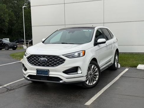 Used 2022 Ford Edge Titanium w/ Equipment Group 301A AWD/4WD image 2