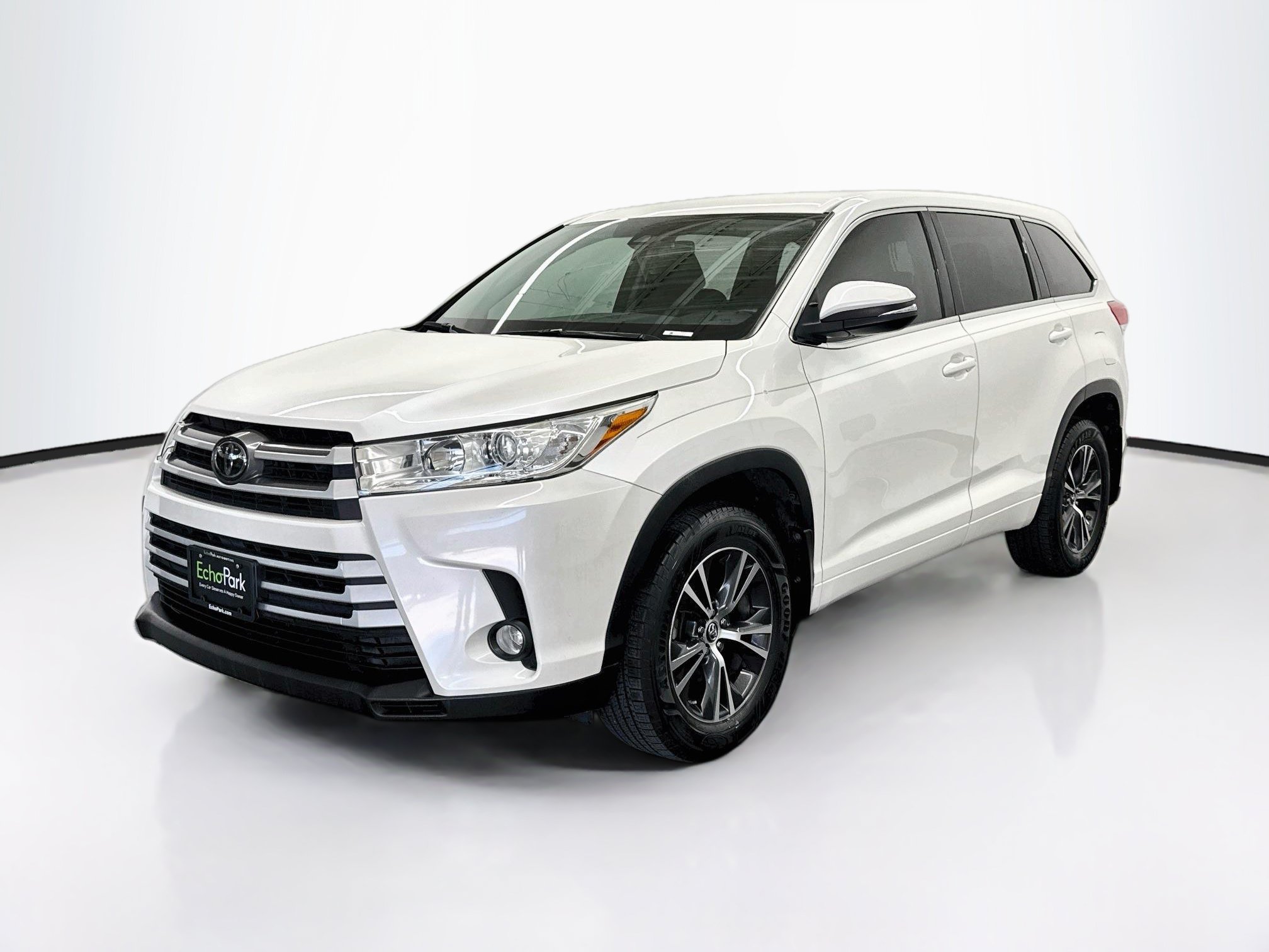 Used 2018 Toyota Highlander Plus FWD image 3