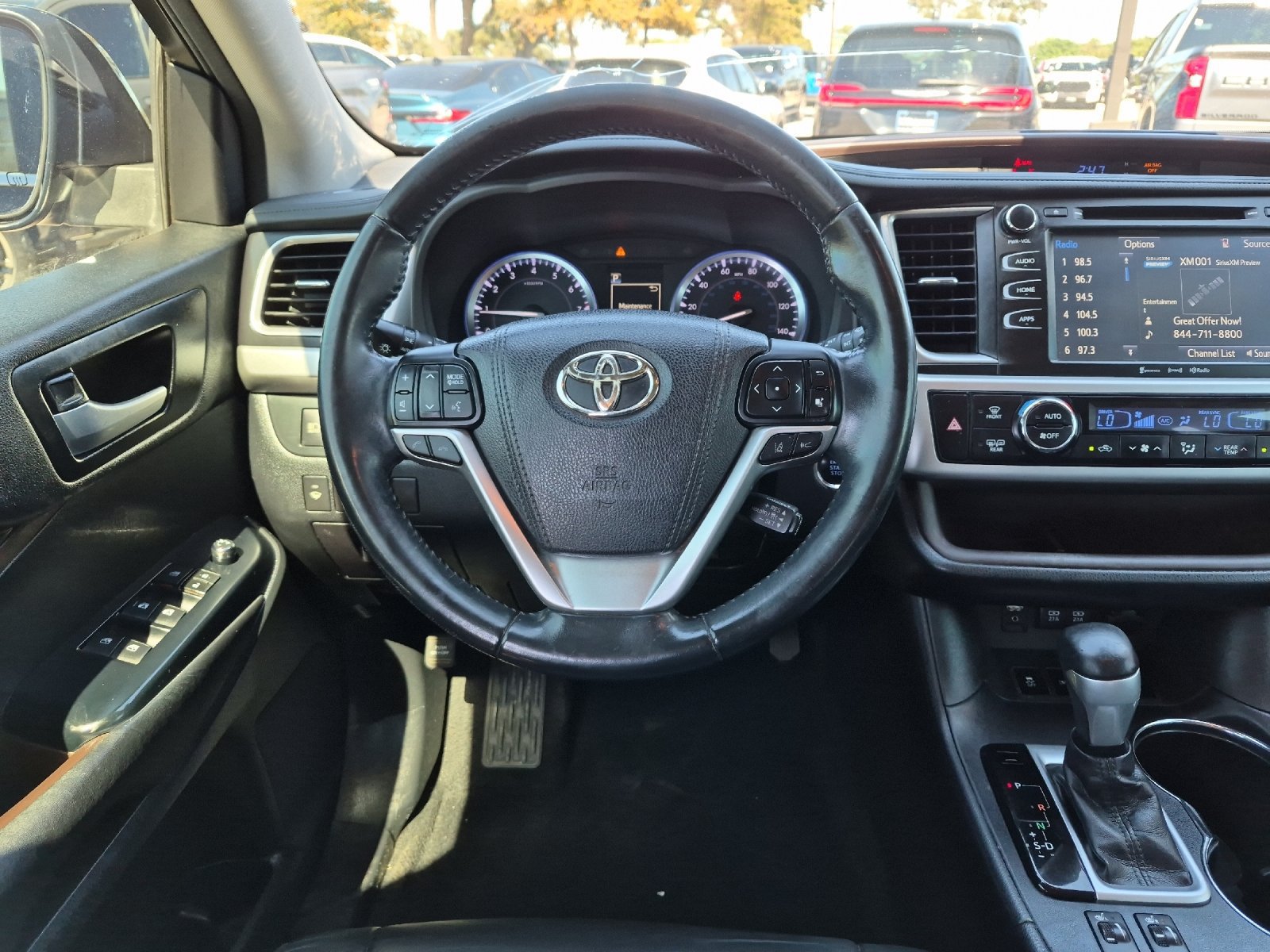 Used 2017 Toyota Highlander XLE AWD/4WD image 13