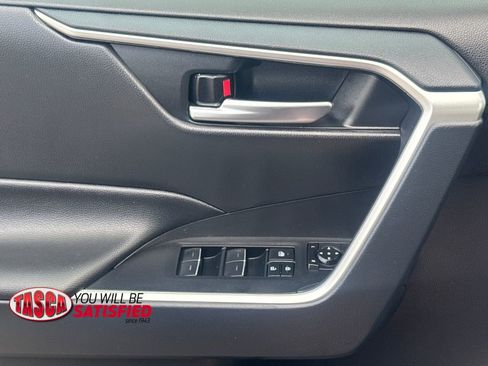 Used 2025 Toyota RAV4 XLE AWD/4WD image 34