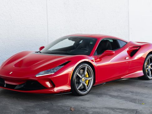 Used 2022 Ferrari F8 Tributo image 2