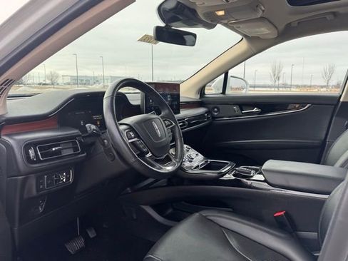 Used 2022 Lincoln Nautilus Reserve w/ Equipment Group 201A image 8