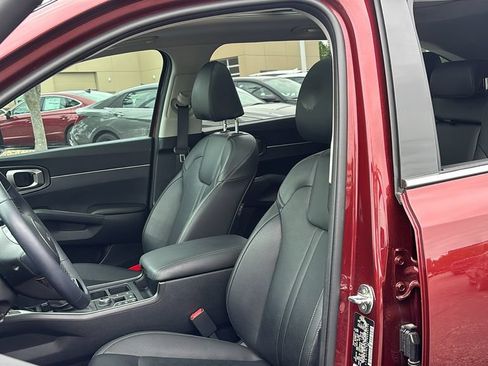 Used 2024 Kia Sorento S w/ Panoramic Sunroof Package AWD/4WD image 10