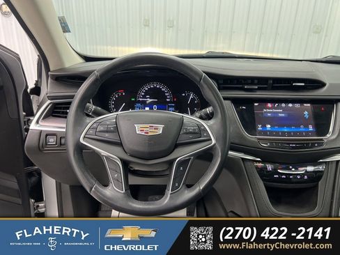 Used 2017 Cadillac XT5 Luxury image 29