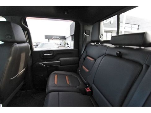 Used 2021 GMC Sierra 2500 AT4 w/ AT4 Premium Plus Package AWD/4WD image 12