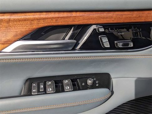 New 2024 Jeep Grand Wagoneer Series III image 10