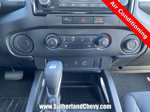 Used 2024 Nissan Frontier SV image 28
