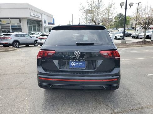 Used 2024 Volkswagen Tiguan SE R-Line image 5