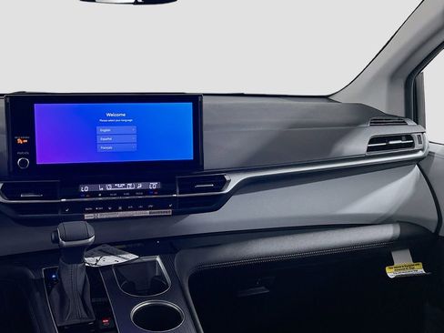 New 2026 Toyota Sienna XLE FWD image 21