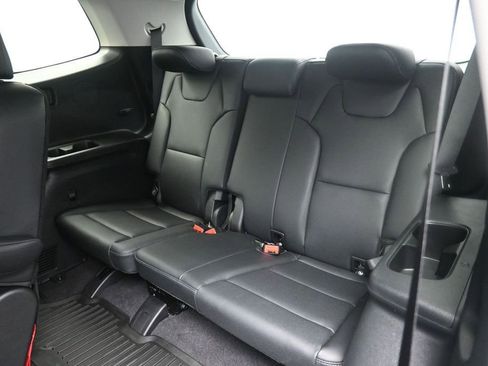 Used 2025 Kia Telluride S AWD/4WD image 28